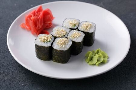 Ролл с огурцом