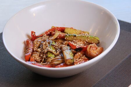 Лапша вок с креветками