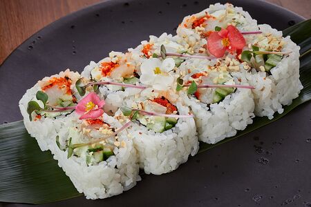 Ролл №37 с морским гребешком и кремом васаби