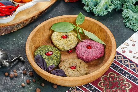 Ассорти из пхали