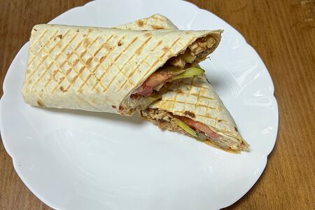 Шаверма в тонком лаваше