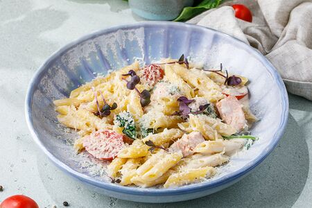 Паста с копченым лососем