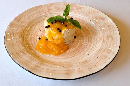 Сформатино с абрикосовым соусом