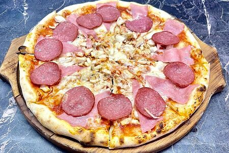 Пицца Салями