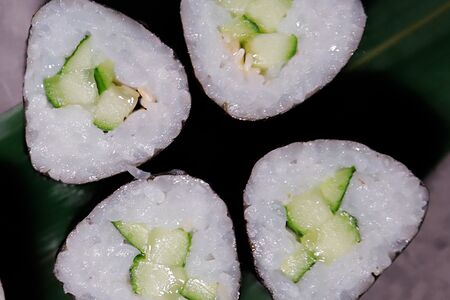 Ролл Маки овощной с огурцом