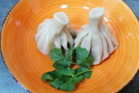 Хинкали с телятиной и кинзой