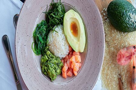 Поке-боул с лососем