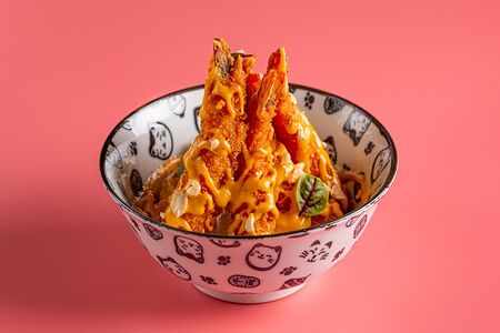 Креветки темпура с соусом карри