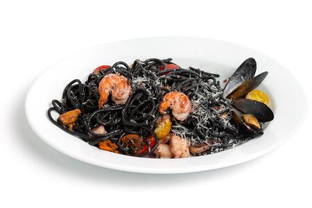 Паста неро с морепродуктами