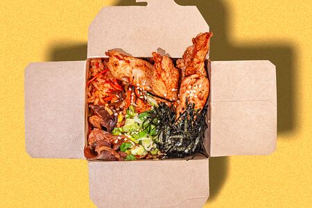 Жареный рис с курицей