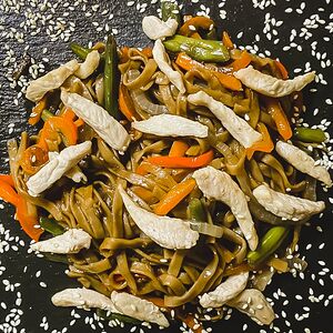 Удон с курицей