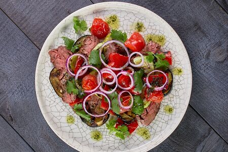 Гриль-салат с мраморной говядиной