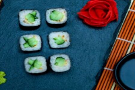 Ролл с огурцом