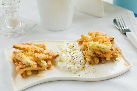 Жареные кабачки с дзадзики