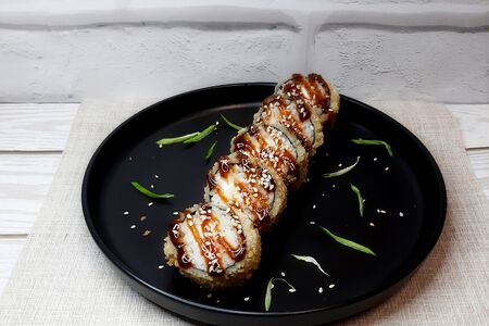 Хот-ролл с лососем