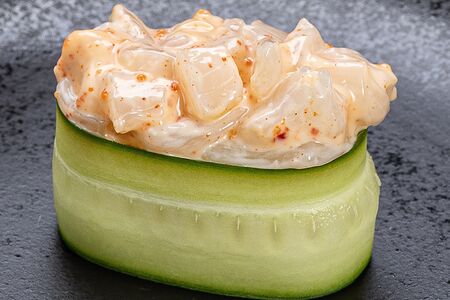 Ика спайси суши