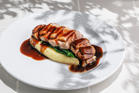 Утиная грудка с соусом порто