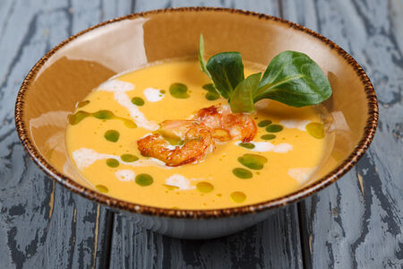 Тыквенный крем-суп с креветками и кокосывыми сливками