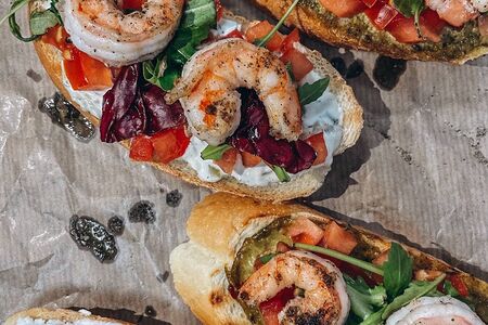 Брускетта с творожным сыром