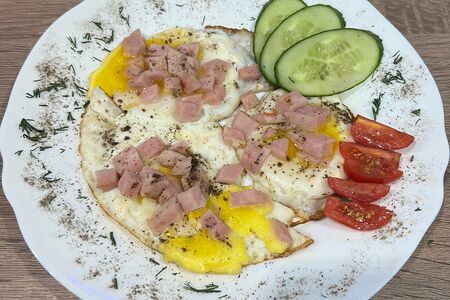 Яичница с ветчиной