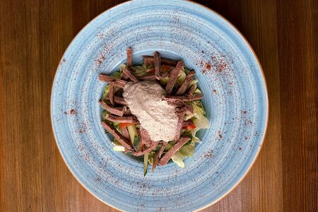 Салат с говяжьим языком