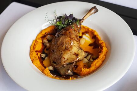 Утиная ножка в апельсиновом соусе