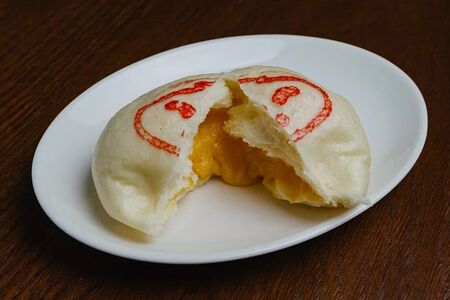 Булочка бао с заварным кремом