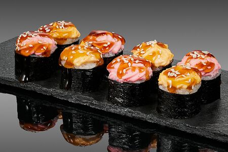 Запечённые Хосомаки с курицей и крабом