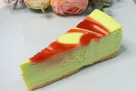 Чизкейк киви-клубника