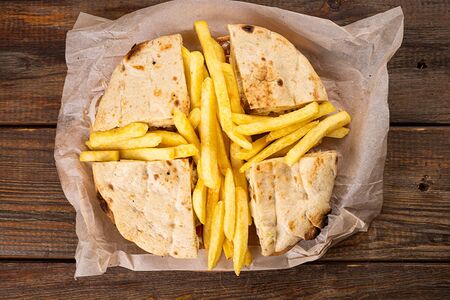 Скепасти с соусами на выбор