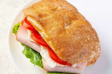 Сэндвич с индейкой и яйцом