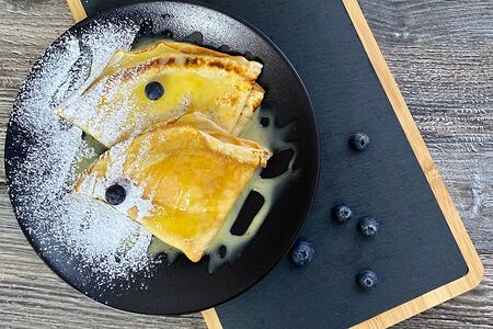 Ванильные блины с манговой сгущенкой