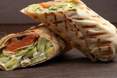 Ролл с лососем