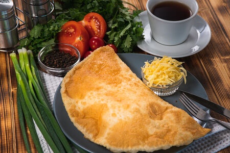 Чебурек помидор/сыр/зелень