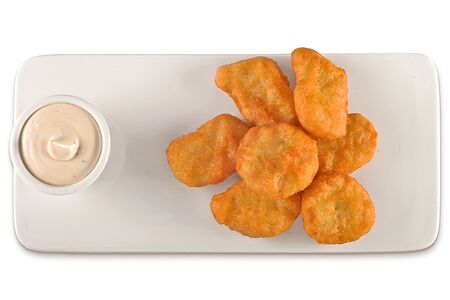 Наггетсы и соус цезарь