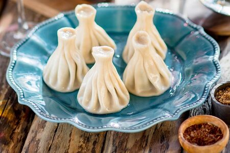 Хинкали с креветкой Том ям