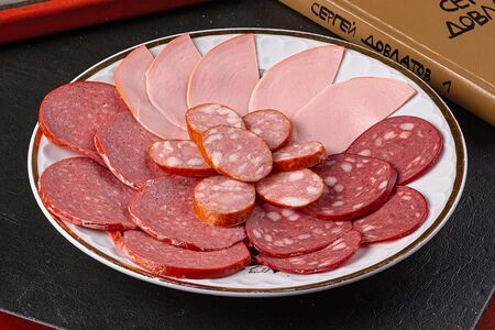 Ассорти из колбас