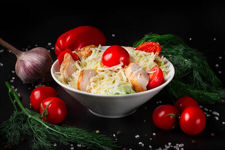 Салат Цезарь с курицей