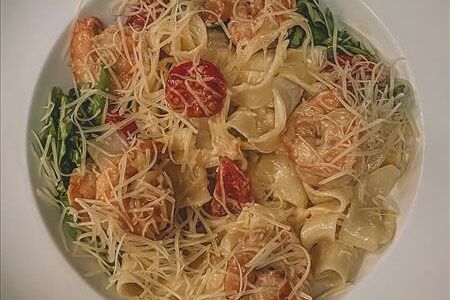 Паста с королевскими креветками