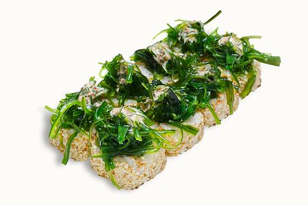 Фирменный Ролл с Салатом Чука