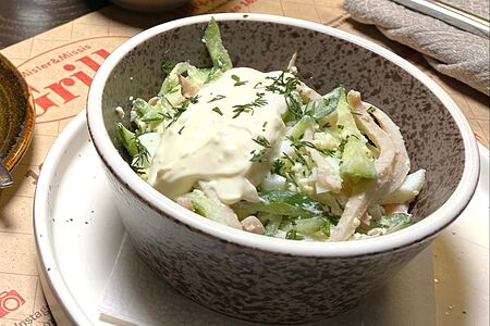 Салат с кальмаром