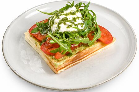 Вафля с томатами и страчателлой