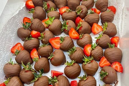 Клубничный рай в молочном шоколаде