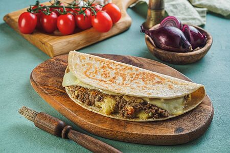 Кыстыбургер Болоньезе