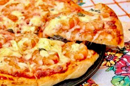 Пицца с креветками