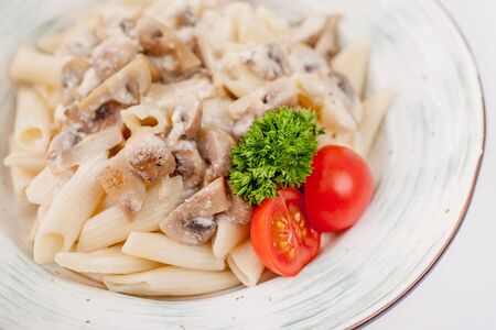 Паста Пенне с грибами в сливочном соусе