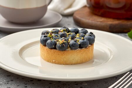 Тарталетка с сезонными ягодами