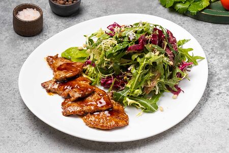 Теплый салат с телятиной