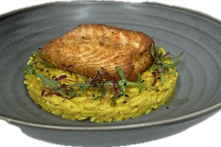 Д Филе семги с орзо и пряным кари