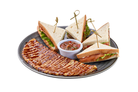 Завтрак Сэндвич с семгой и омлет